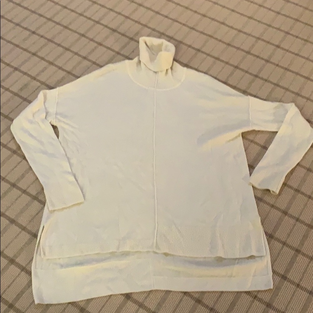 Feel the Piece turtleneck sweater